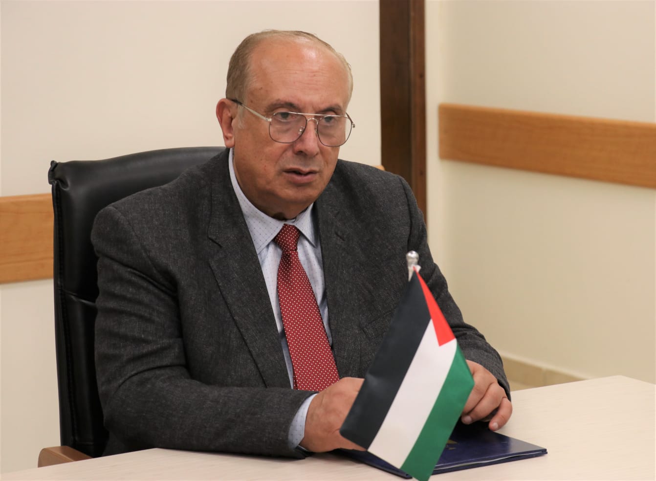 وزير التعليم العالي والبحث العلمي محمود أبو مويس